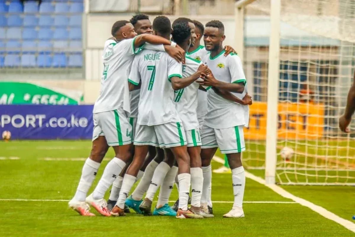 Joueurs de Kariobangi Sharks célébrant un but Joueurs de Kariobangi Sharks célébrant un but