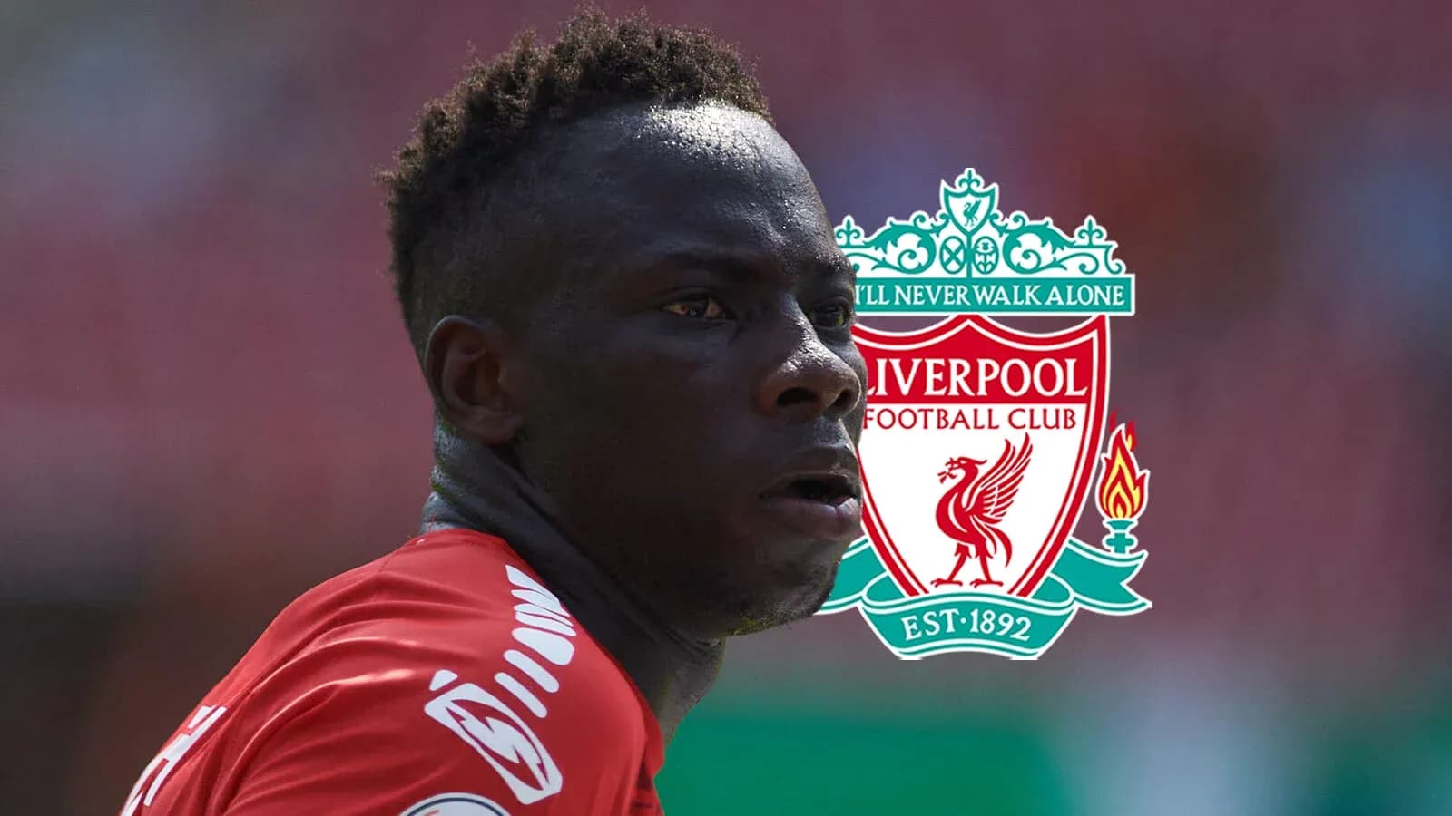 Joueur de Liverpool en action sur le terrain Joueur de Liverpool en action sur le terrain