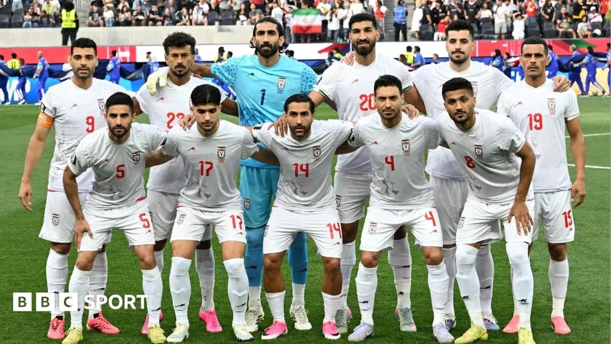 Équipe d'Iran posant avant un match de football Équipe d'Iran posant avant un match de football