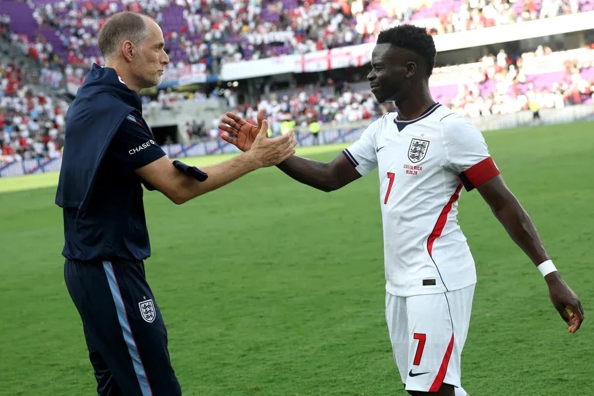 Entraîneur et joueur se saluant après le match Entraîneur et joueur se saluant après le match