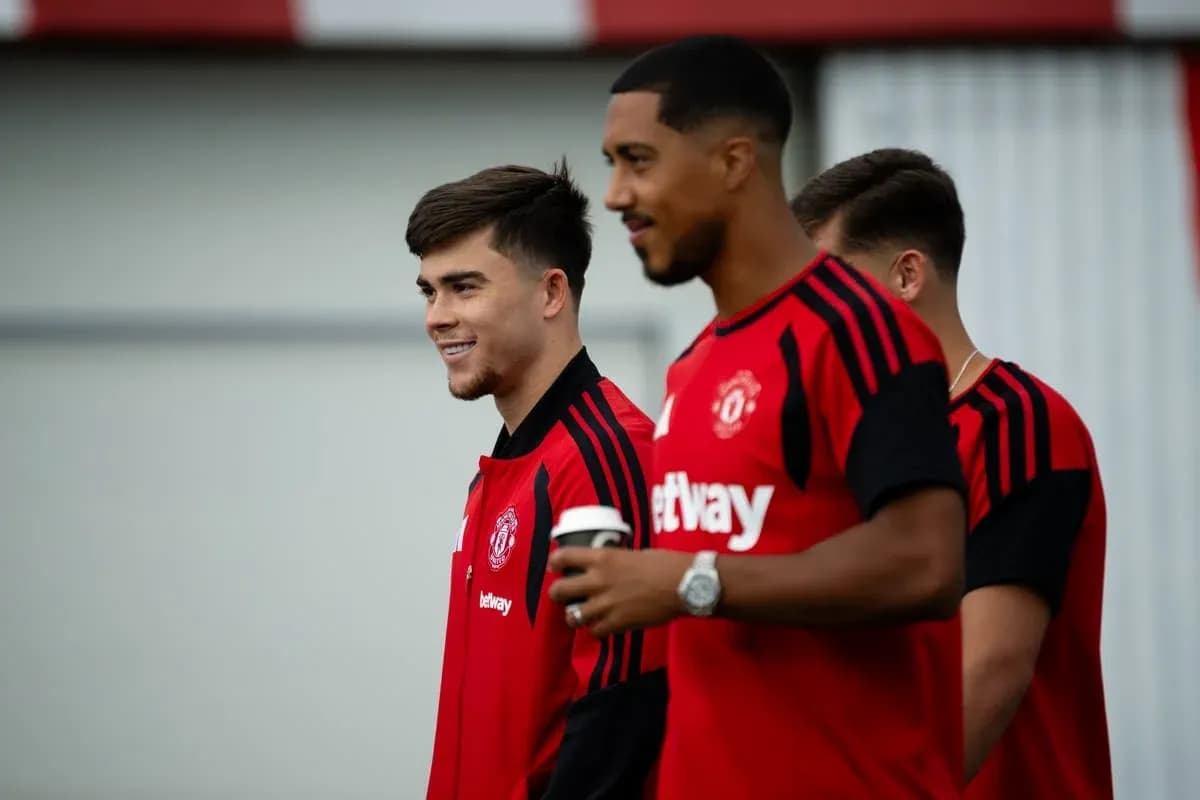 Joueurs de Manchester United lors d'une séance d'entraînement Joueurs de Manchester United lors d'une séance d'entraînement