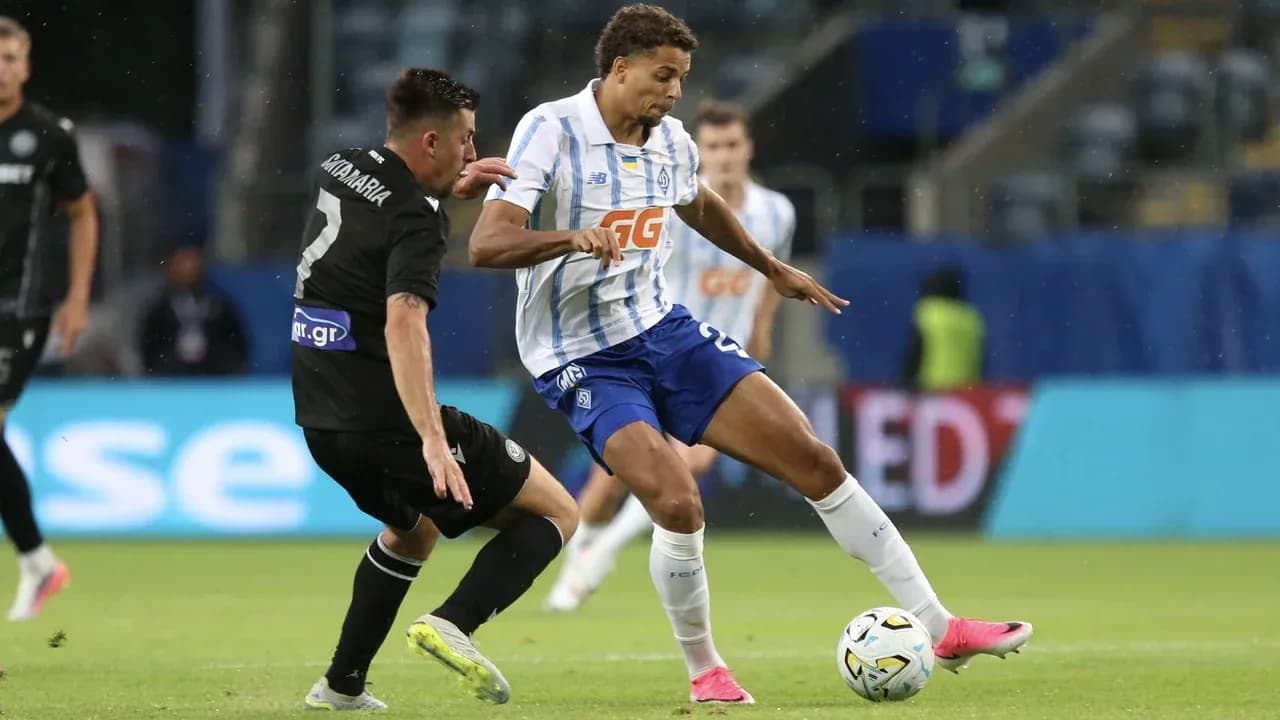 Deux joueurs en action lors du match Deux joueurs en action lors du match