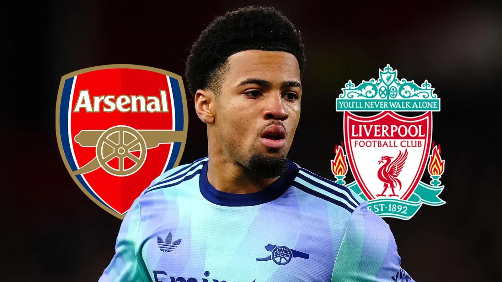 Joueur d'Arsenal avec logos d'Arsenal et Liverpool Joueur d'Arsenal avec logos d'Arsenal et Liverpool