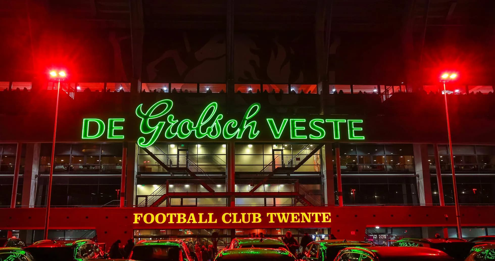Stade De Grolsch Veste de FC Twente illuminé Stade De Grolsch Veste de FC Twente illuminé