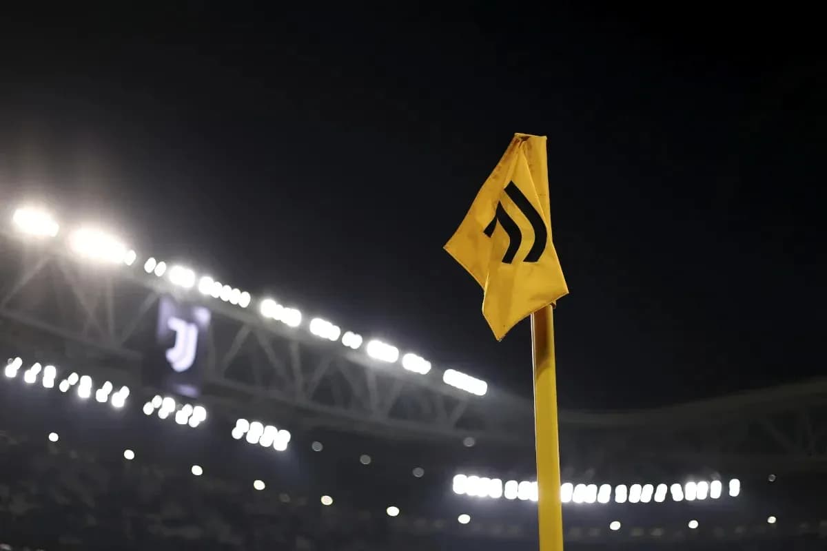 Drapeau de corner jaune au stade de la Juventus Drapeau de corner jaune au stade de la Juventus
