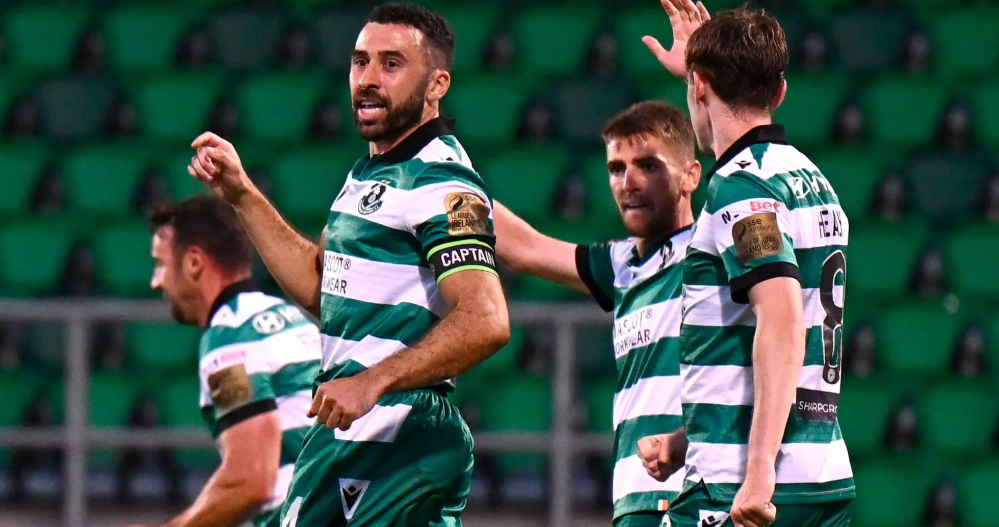 Joueurs du Shamrock Rovers célébrant un but Joueurs du Shamrock Rovers célébrant un but