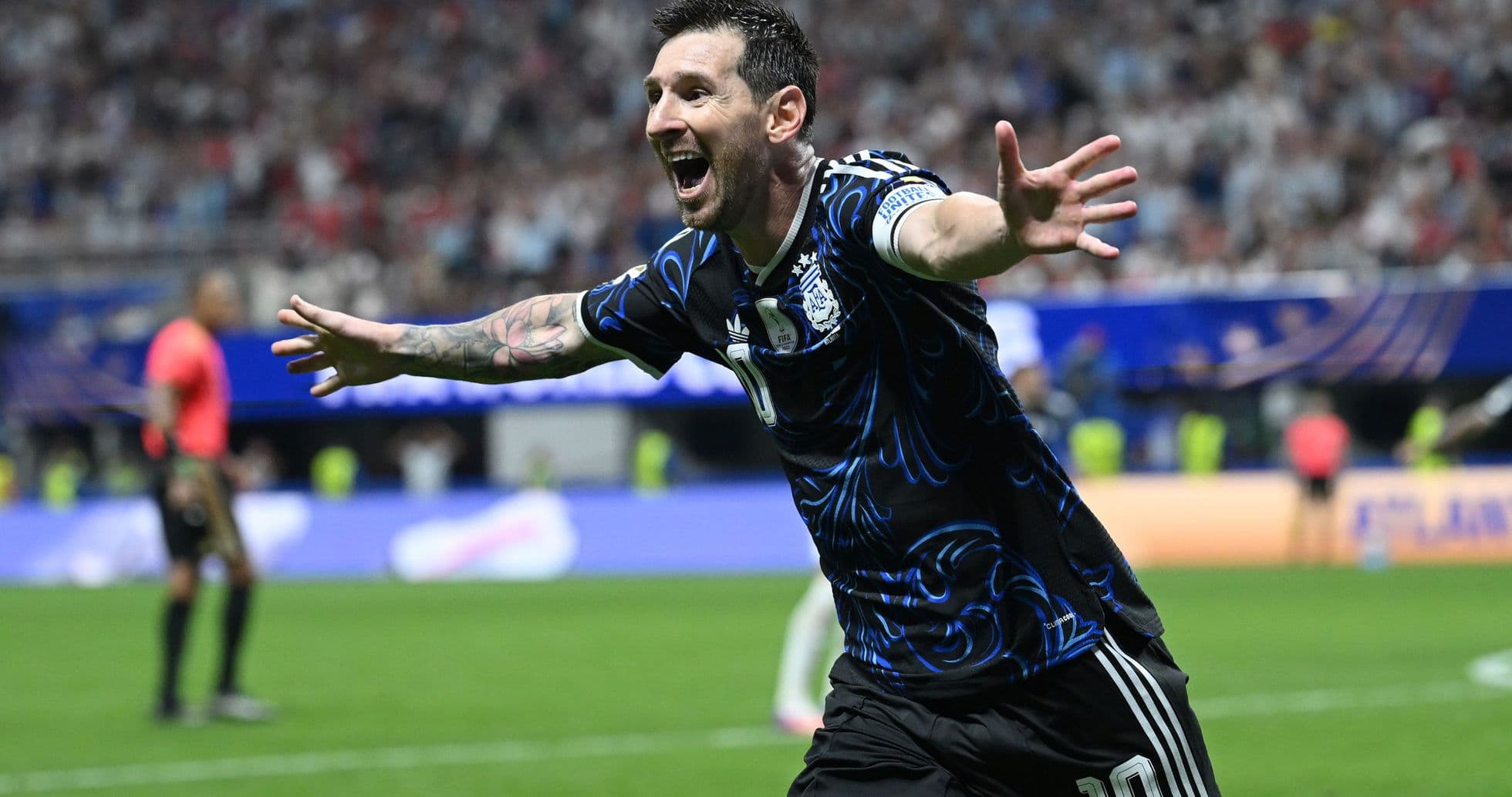 Shakira célèbre Lionel Messi et Antonela Roccuzzo après la qualification de l'Argentine en finale de la Coupe du Monde Shakira célèbre Lionel Messi et Antonela Roccuzzo après la qualification de l'Argentine en finale de la Coupe du Monde