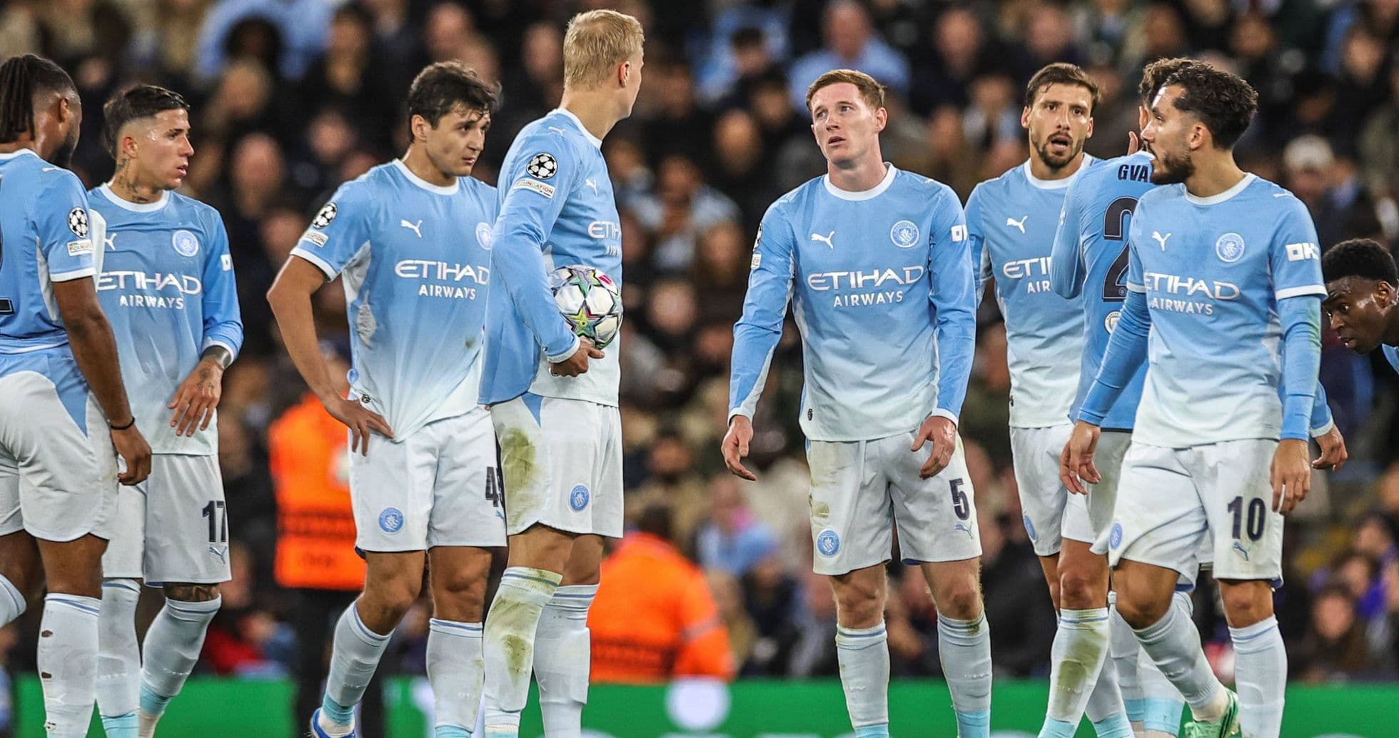 Notes des joueurs de Manchester City face au Paris Saint-Germain : le doublé d'Erling Haaland ne suffit pas à masquer les failles défensives Notes des joueurs de Manchester City face au Paris Saint-Germain : le doublé d'Erling Haaland ne suffit pas à masquer les failles défensives
