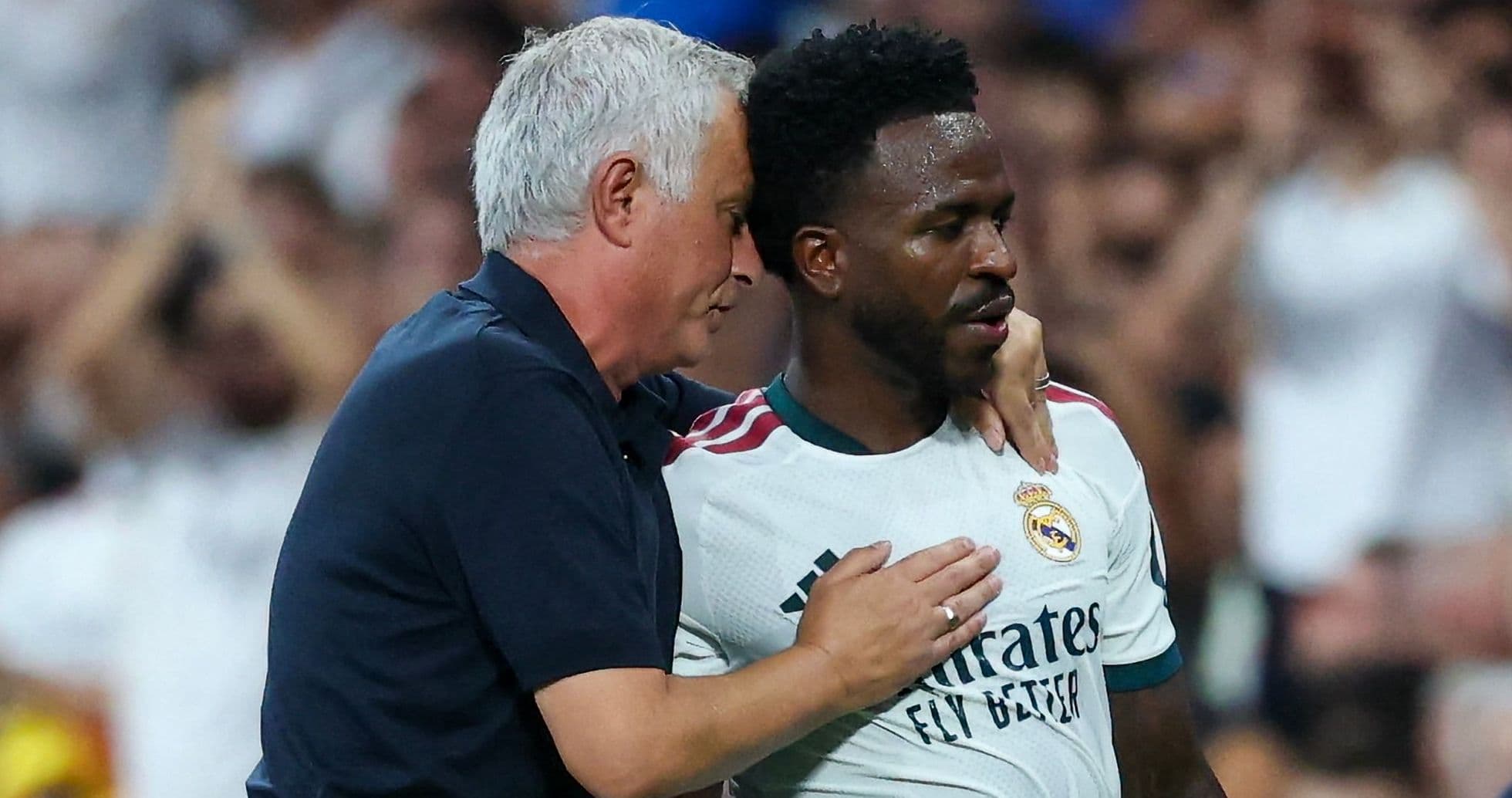 Jose Mourinho défend Vinicius Junior malgré les sifflets du Bernabeu lors de la victoire contre l'Inter Jose Mourinho défend Vinicius Junior malgré les sifflets du Bernabeu lors de la victoire contre l'Inter