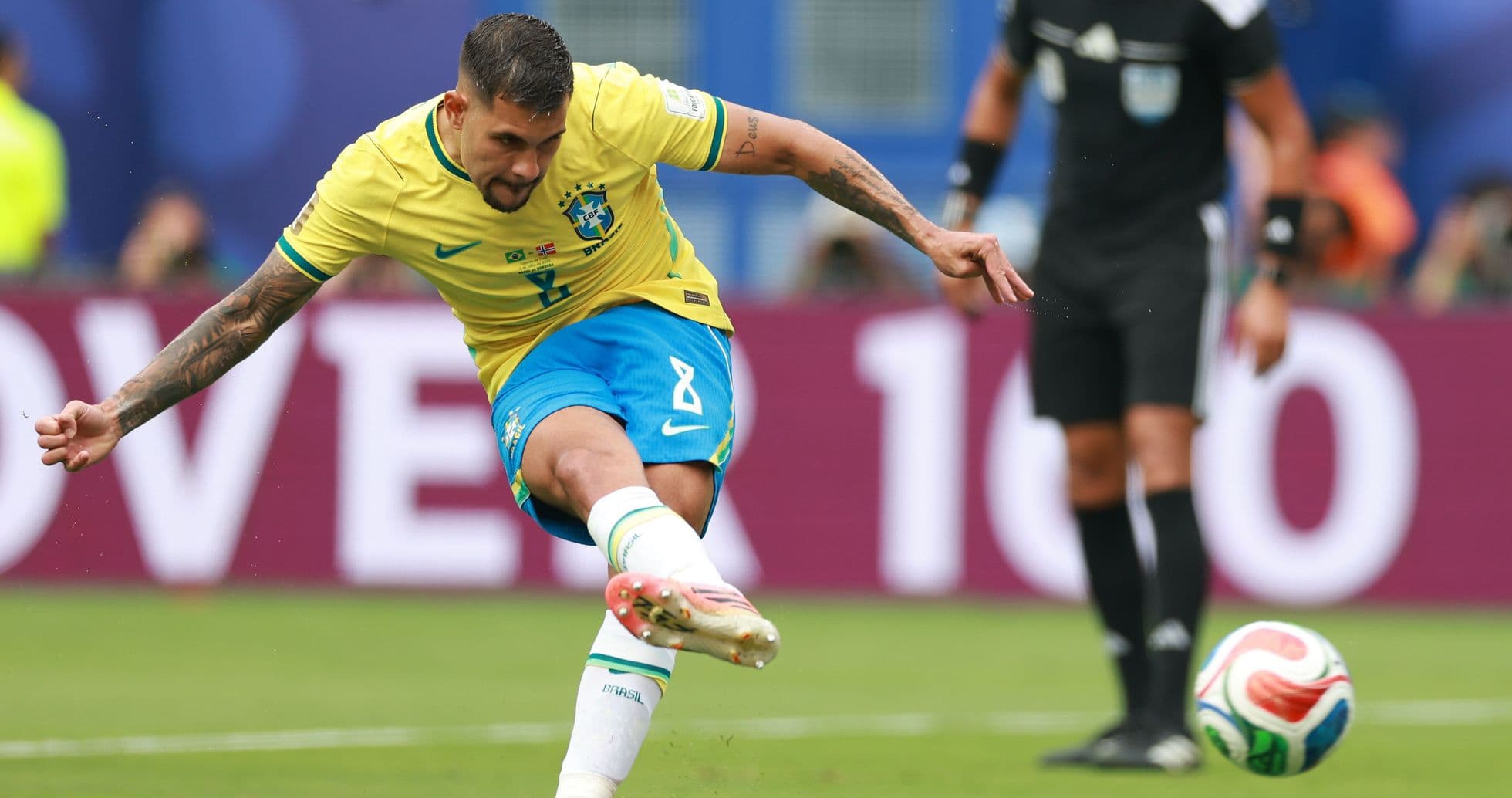 Bruno Guimaraes confronté à son échec au penalty en Coupe du Monde alors que le Brésil cherche à se racheter face à l'Australie Bruno Guimaraes confronté à son échec au penalty en Coupe du Monde alors que le Brésil cherche à se racheter face à l'Australie