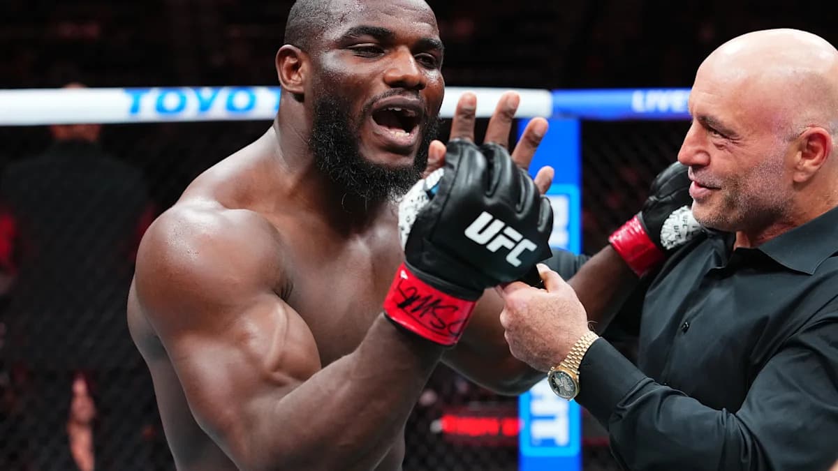 Anthony Wint suggère à Sean Sharaf de prendre sa retraite après son KO éclair à l'UFC 332 Anthony Wint suggère à Sean Sharaf de prendre sa retraite après son KO éclair à l'UFC 332