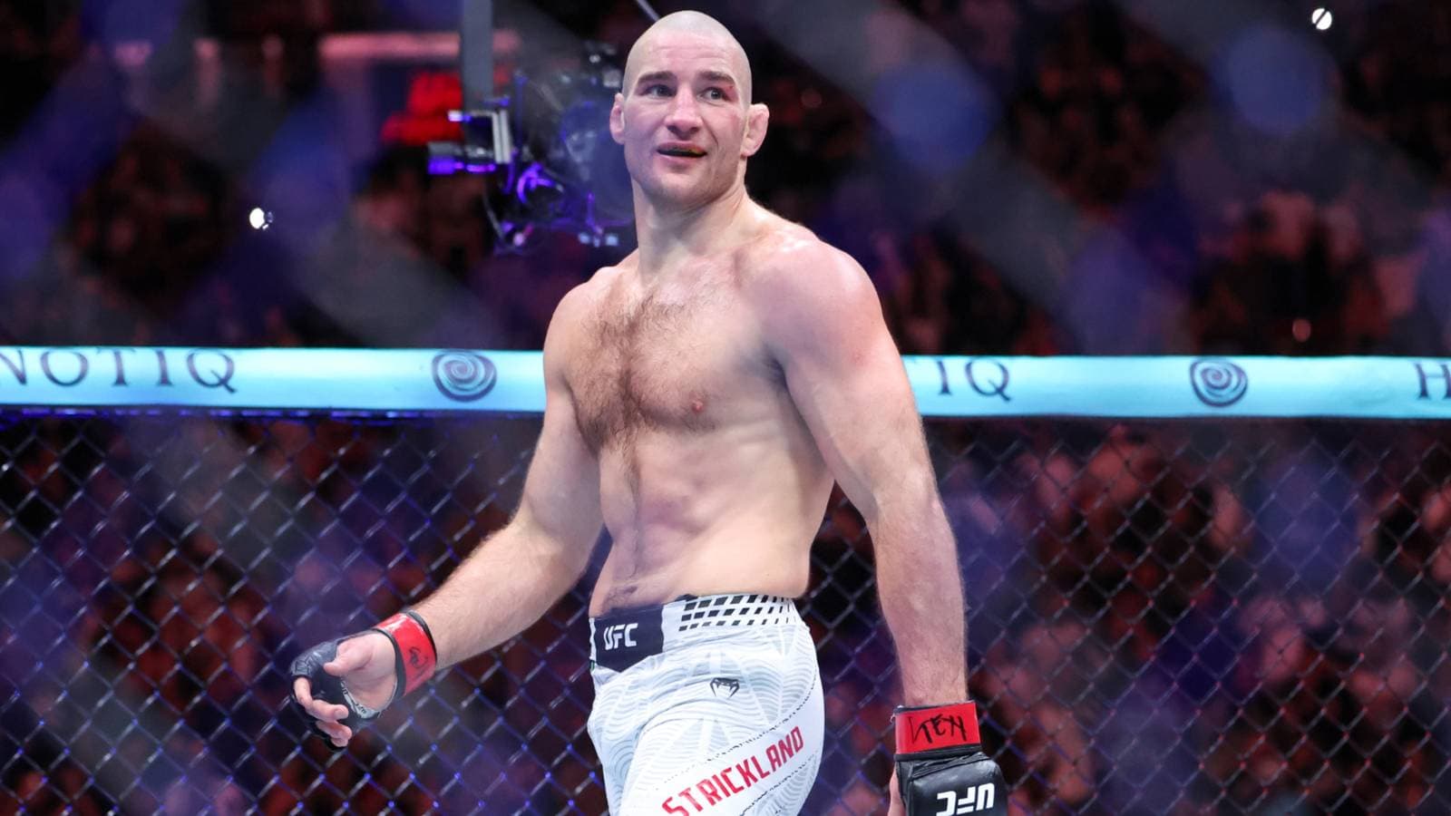 UFC 335 : Sean Strickland refuse le combat principal à cause d'une énorme réduction de salaire UFC 335 : Sean Strickland refuse le combat principal à cause d'une énorme réduction de salaire