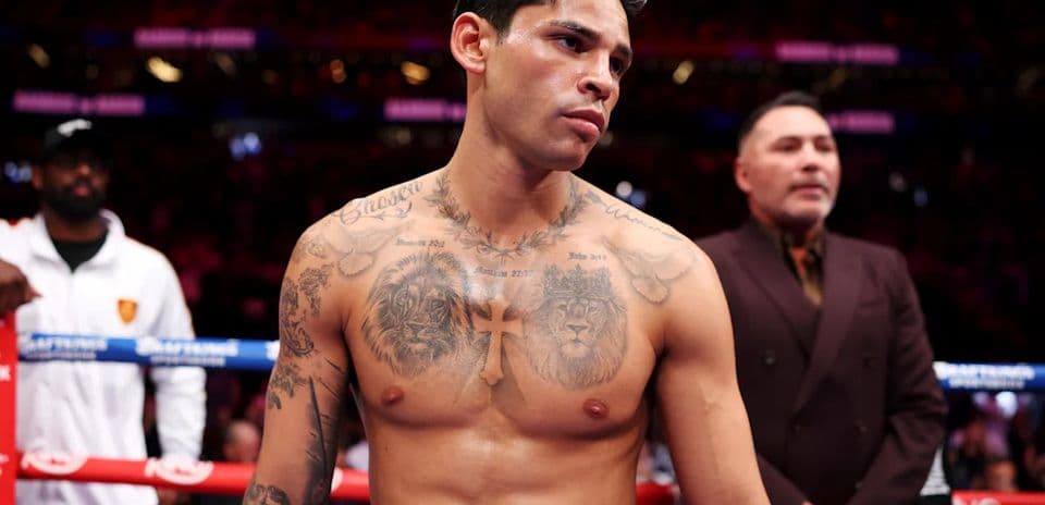 Oscar De La Hoya doute que Ryan Garcia rejoigne Dana White après la fin de son contrat actuel Oscar De La Hoya doute que Ryan Garcia rejoigne Dana White après la fin de son contrat actuel