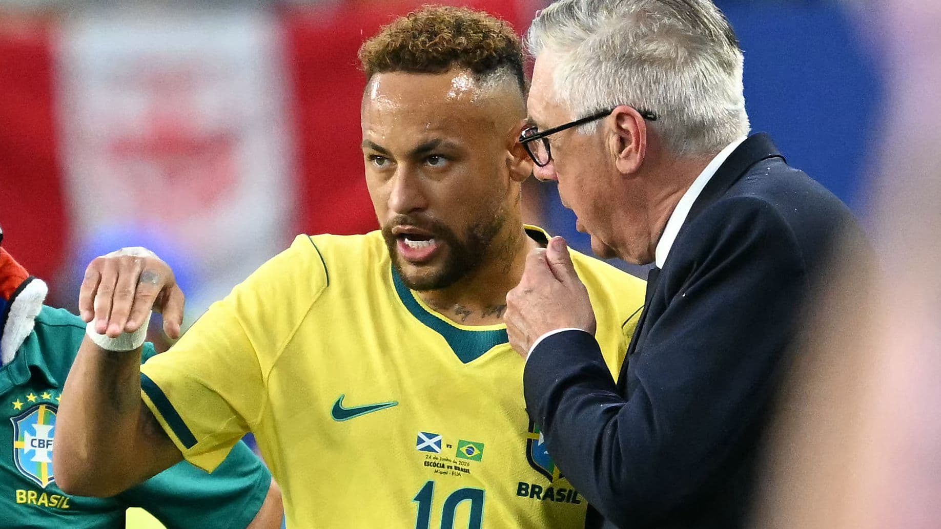 Carlo Ancelotti défend la sélection de Neymar pour la Coupe du Monde alors que la légende brésilienne prend sa retraite internationale Carlo Ancelotti défend la sélection de Neymar pour la Coupe du Monde alors que la légende brésilienne prend sa retraite internationale