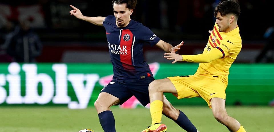 Duel au milieu de terrain : Pedri et Vitinha prêts pour un combat intense lors de PSG-Barça Duel au milieu de terrain : Pedri et Vitinha prêts pour un combat intense lors de PSG-Barça