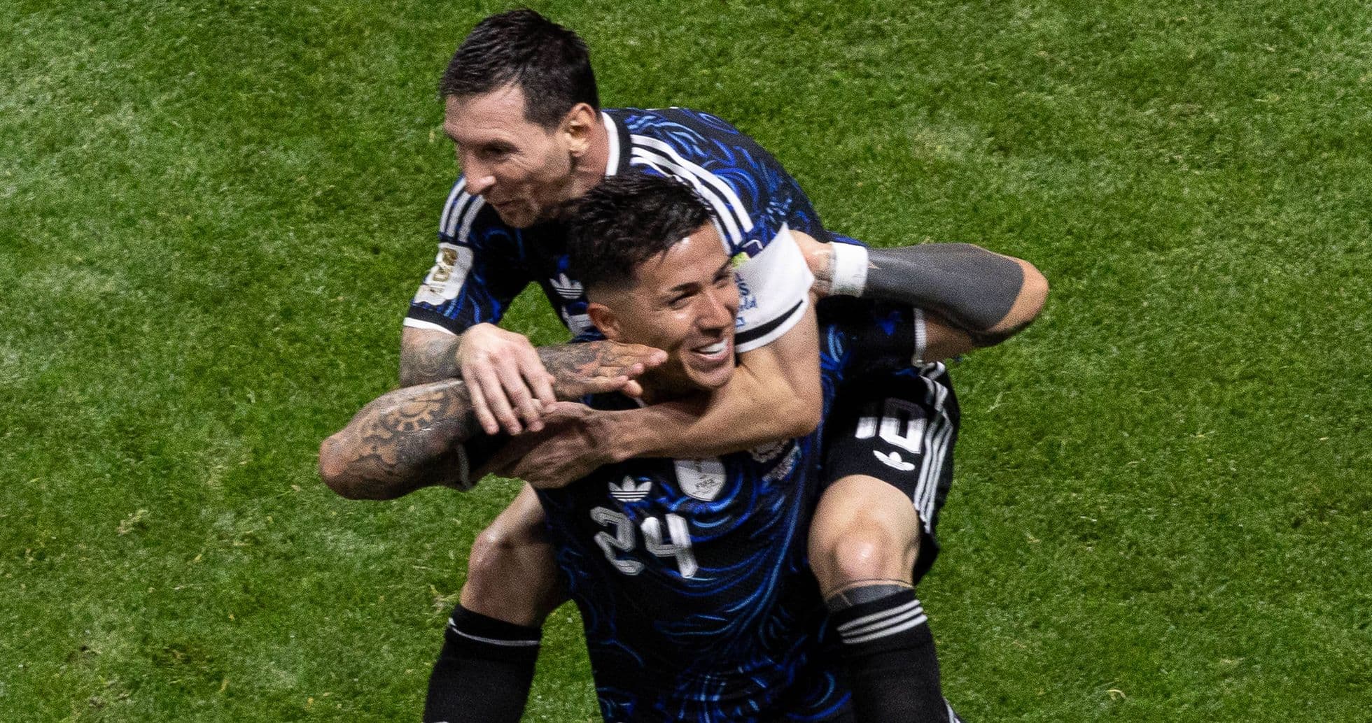 Enzo Fernandez rend un hommage émouvant à Lionel Messi à l'occasion de sa retraite internationale Enzo Fernandez rend un hommage émouvant à Lionel Messi à l'occasion de sa retraite internationale