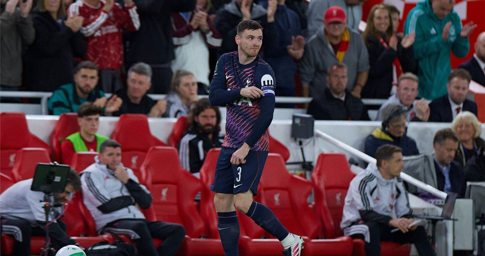 Liverpool élimine Tottenham en Carabao Cup grâce à une victoire 3-1 lors du retour émouvant d'Andy Robertson à Anfield Liverpool élimine Tottenham en Carabao Cup grâce à une victoire 3-1 lors du retour émouvant d'Andy Robertson à Anfield