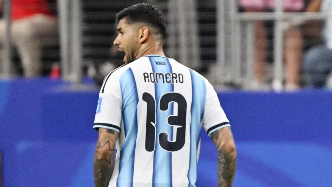 Lionel Scaloni dévoile qui succédera à Lionel Messi comme capitaine de l'Argentine Lionel Scaloni dévoile qui succédera à Lionel Messi comme capitaine de l'Argentine