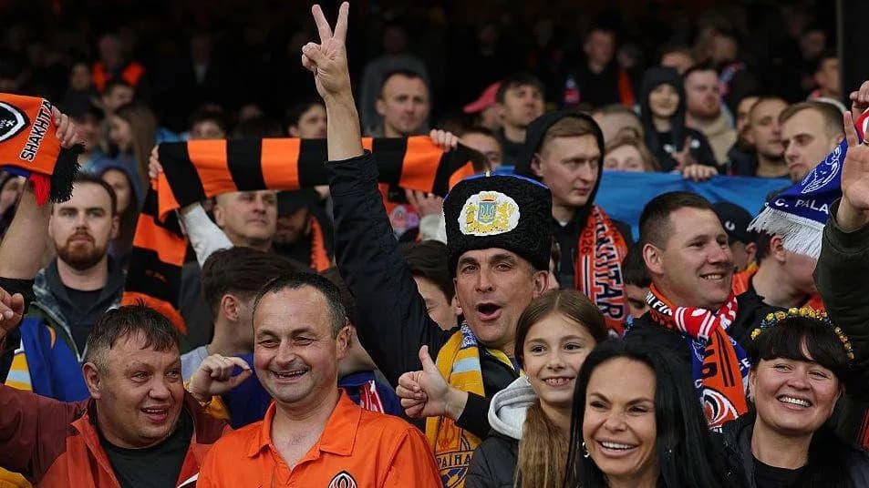 Comment les Ukrainiens se rassemblent derrière Shakhtar à Londres Comment les Ukrainiens se rassemblent derrière Shakhtar à Londres