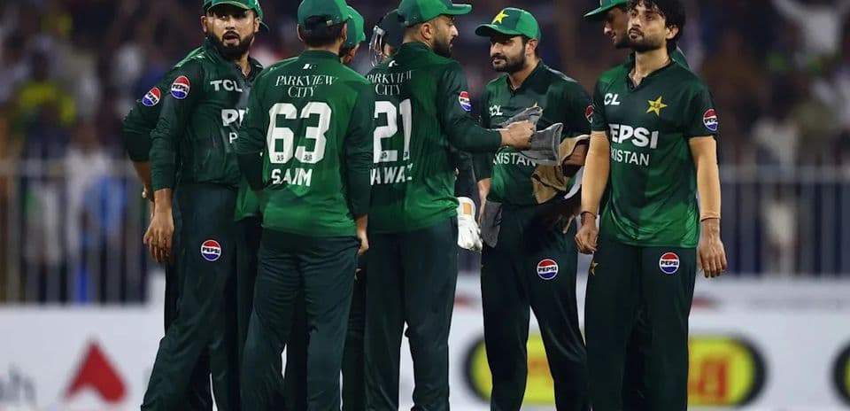 Faheem Ashraf réalise une prise spectaculaire en relais à Rawalpindi et sauve Saad Baig lors de ses débuts Faheem Ashraf réalise une prise spectaculaire en relais à Rawalpindi et sauve Saad Baig lors de ses débuts