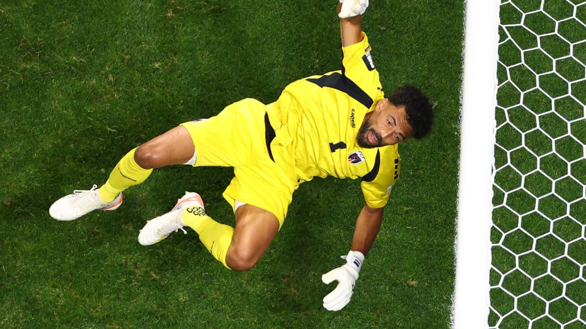 Vozinha, le gardien capverdien de 40 ans qui a gâché les débuts de l'Espagne en Coupe du Monde Vozinha, le gardien capverdien de 40 ans qui a gâché les débuts de l'Espagne en Coupe du Monde