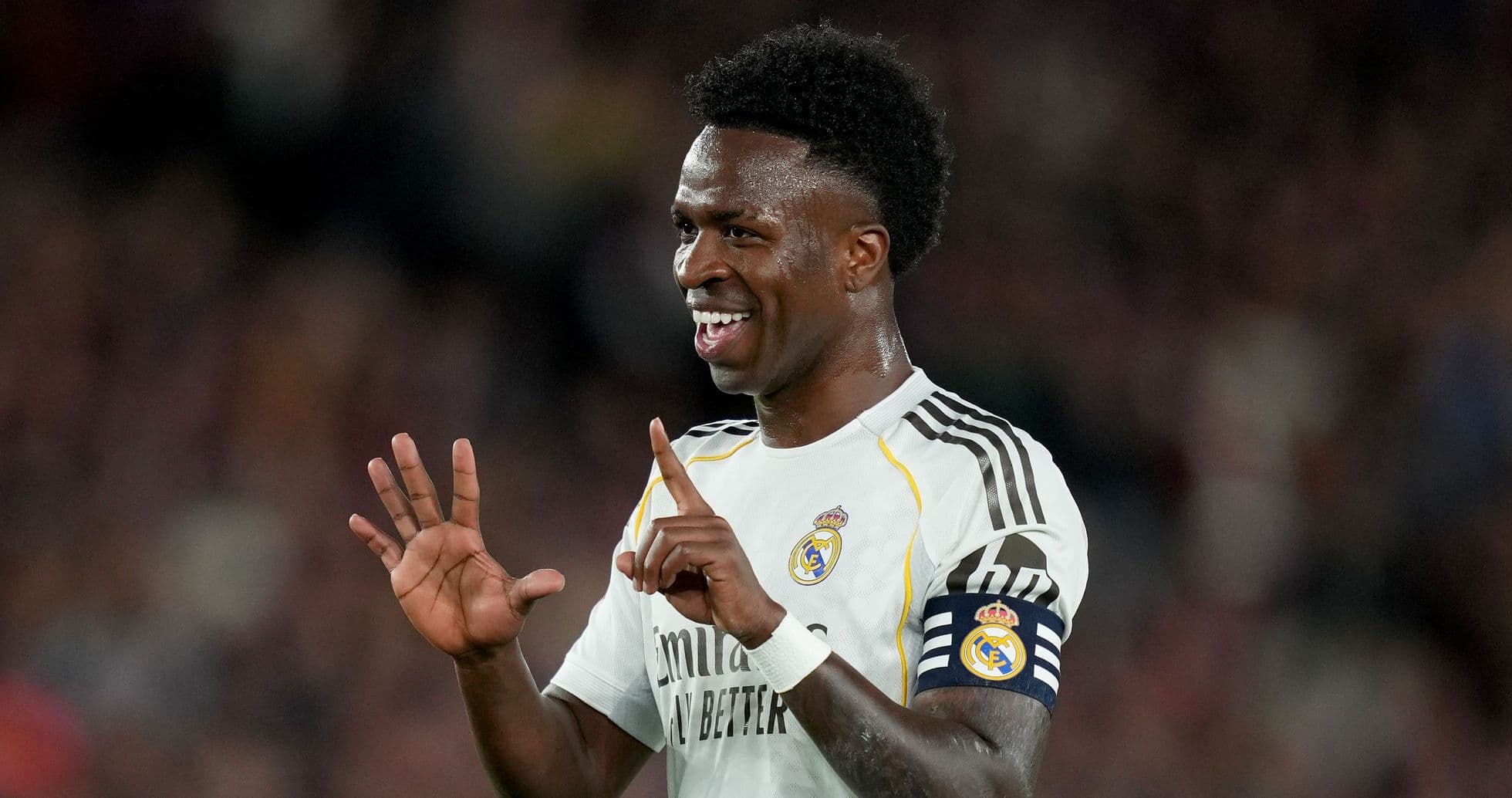 Vinicius Junior reste au Real Madrid malgré l'intérêt d'Arsenal, Mourinho compte sur lui Vinicius Junior reste au Real Madrid malgré l'intérêt d'Arsenal, Mourinho compte sur lui