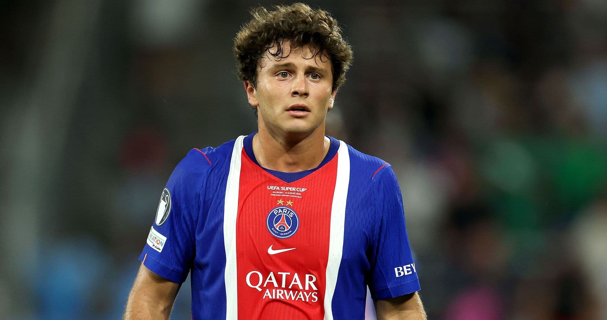 Joao Neves arrive à l'entraînement du PSG dans un utilitaire : une histoire de générosité dévoilée Joao Neves arrive à l'entraînement du PSG dans un utilitaire : une histoire de générosité dévoilée