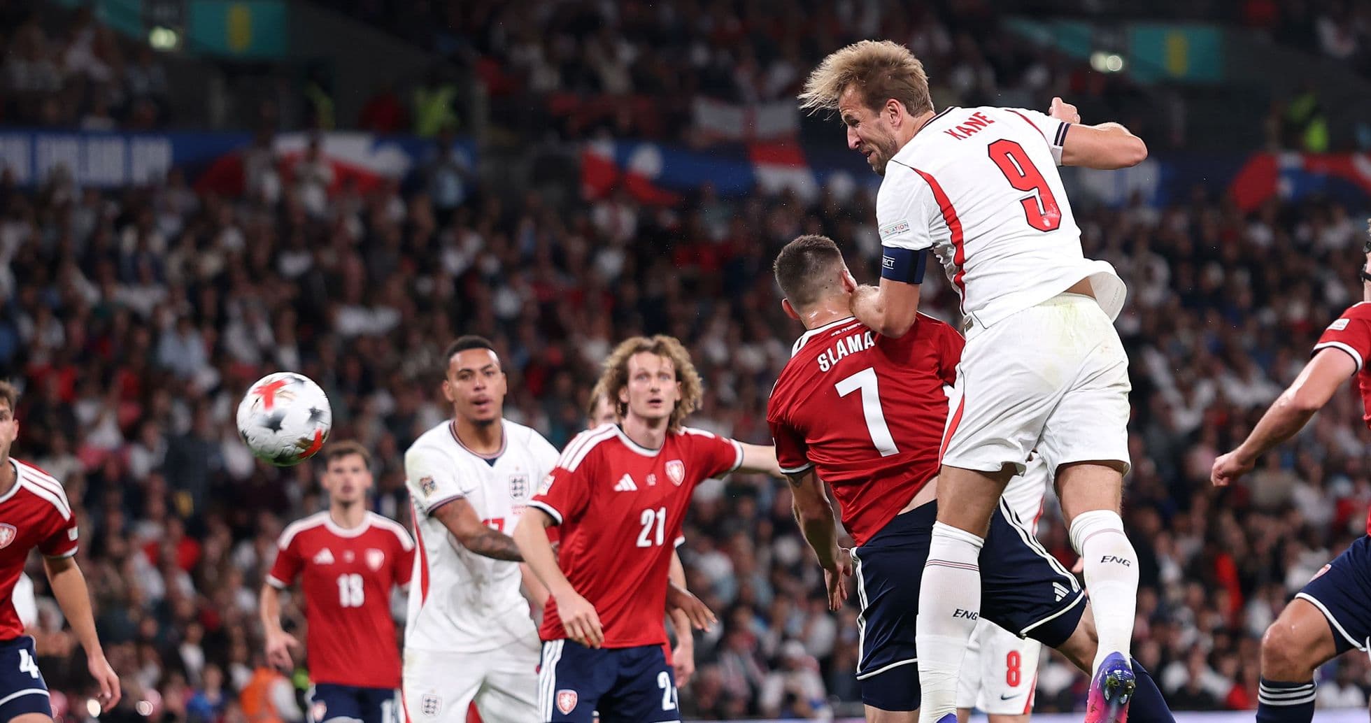 Harry Kane savoure son doublé historique à Wembley lors de la victoire de l'Angleterre Harry Kane savoure son doublé historique à Wembley lors de la victoire de l'Angleterre