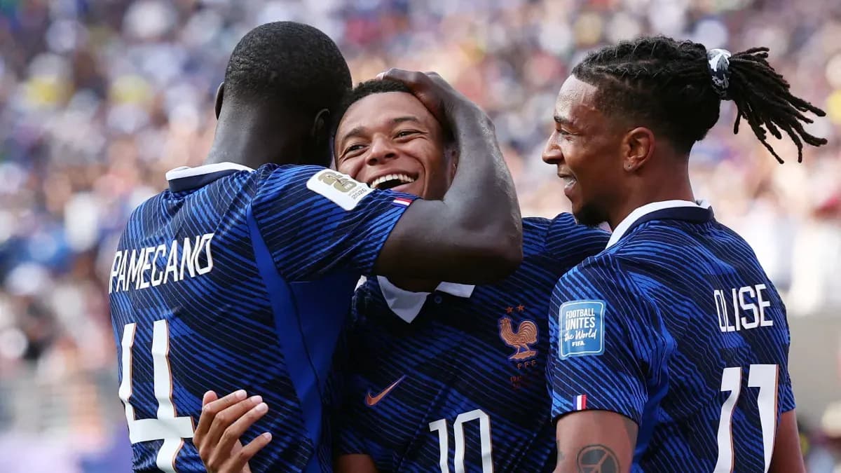 La diversité de l'équipe de France en Coupe du Monde : Kylian Mbappé et ses coéquipiers aux origines multiples La diversité de l'équipe de France en Coupe du Monde : Kylian Mbappé et ses coéquipiers aux origines multiples