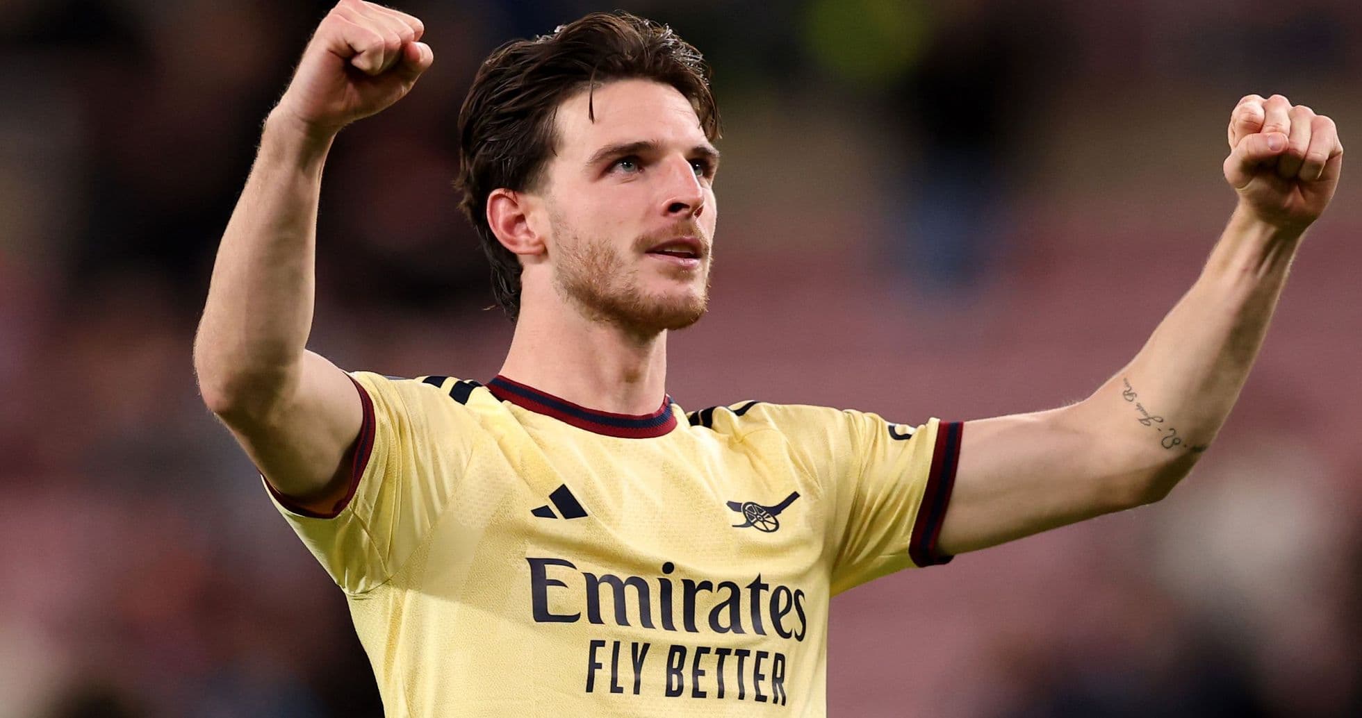 Declan Rice prêt à signer un nouveau contrat long terme avec Arsenal, égalant les plus hauts salaires du club Declan Rice prêt à signer un nouveau contrat long terme avec Arsenal, égalant les plus hauts salaires du club