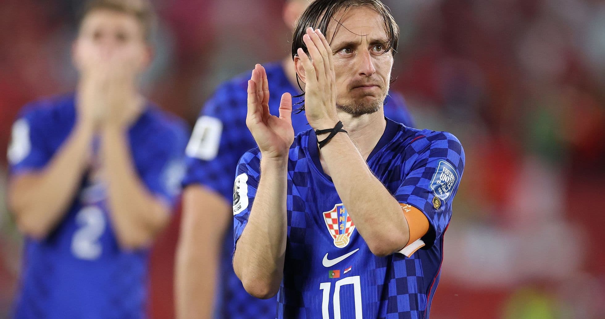 Luka Modric prolonge avec l'AC Milan jusqu'en 2027 malgré ses 40 ans Luka Modric prolonge avec l'AC Milan jusqu'en 2027 malgré ses 40 ans