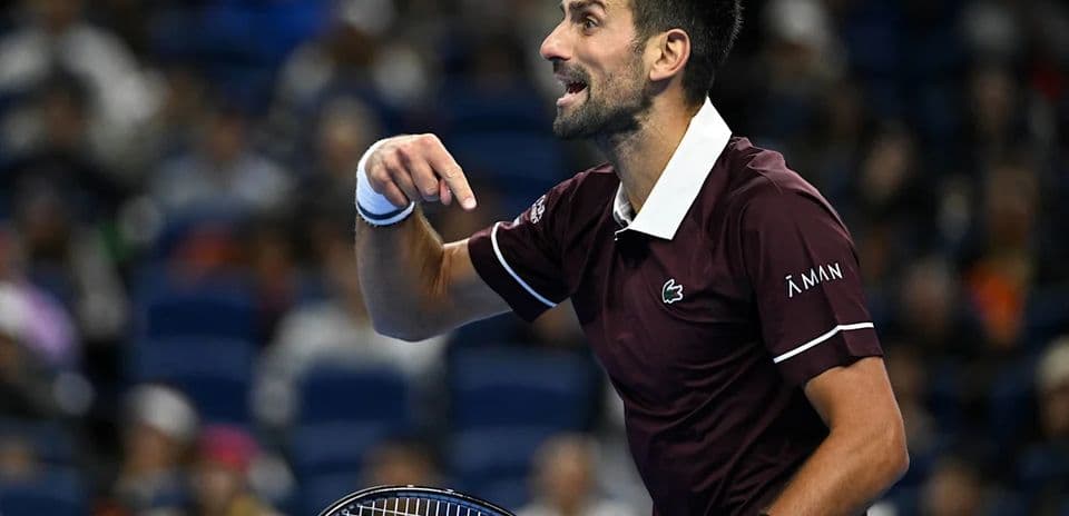 Pourquoi le match Novak Djokovic contre Daniil Medvedev s'est-il terminé par une disqualification ? Explications sur la controverse à Pékin Pourquoi le match Novak Djokovic contre Daniil Medvedev s'est-il terminé par une disqualification ? Explications sur la controverse à Pékin