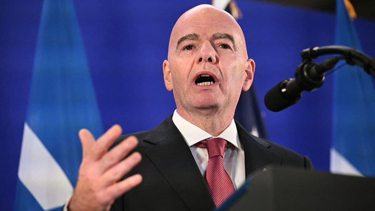 L'avenir de Gianni Infantino à la tête de la FIFA remis en question après le retrait du premier soutien national L'avenir de Gianni Infantino à la tête de la FIFA remis en question après le retrait du premier soutien national