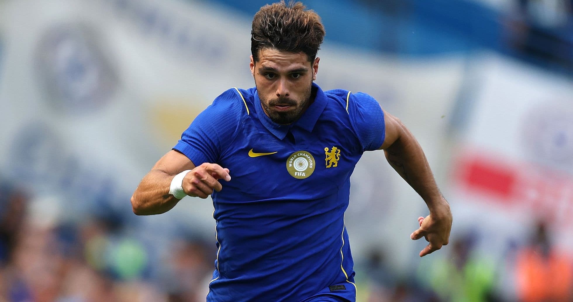 Chelsea fixe un prix record pour Pedro Neto alors qu'Al-Hilal conclut un accord personnel, compliquant les plans de Man City et Arsenal Chelsea fixe un prix record pour Pedro Neto alors qu'Al-Hilal conclut un accord personnel, compliquant les plans de Man City et Arsenal